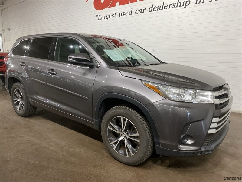 2017 Toyota Highlander LE - Photo 2 - Mesa, AZ 85201