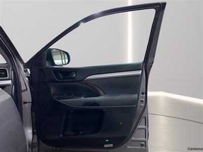 2017 Toyota Highlander LE   - Photo 12 - Mesa, AZ 85201