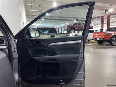 2017 Toyota Highlander LE - Photo 12 - Mesa, AZ 85201