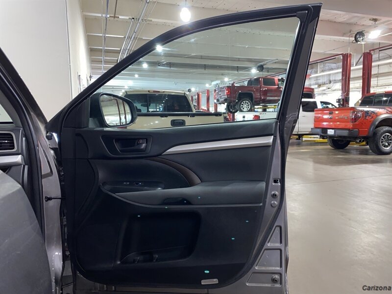 2017 Toyota Highlander LE - Photo 12 - Mesa, AZ 85201