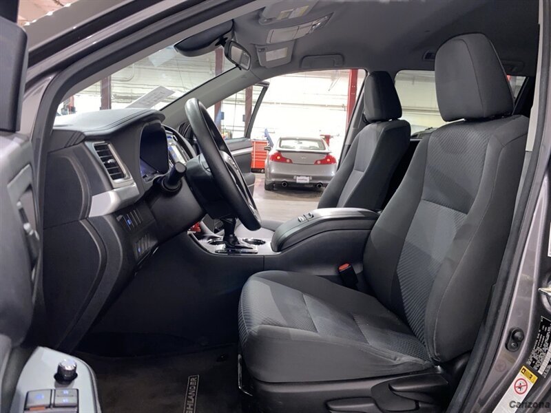 2017 Toyota Highlander LE - Photo 10 - Mesa, AZ 85201