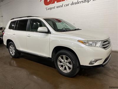 2013 Toyota Highlander   - Photo 2 - Mesa, AZ 85201