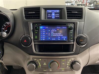 2013 Toyota Highlander   - Photo 14 - Mesa, AZ 85201