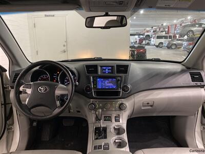 2013 Toyota Highlander   - Photo 12 - Mesa, AZ 85201