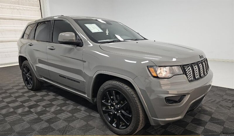2019 Jeep Grand Cherokee Altitude  