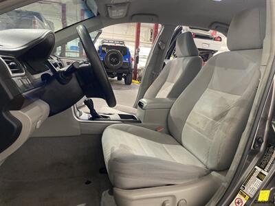 2017 Toyota Camry LE   - Photo 9 - Mesa, AZ 85201