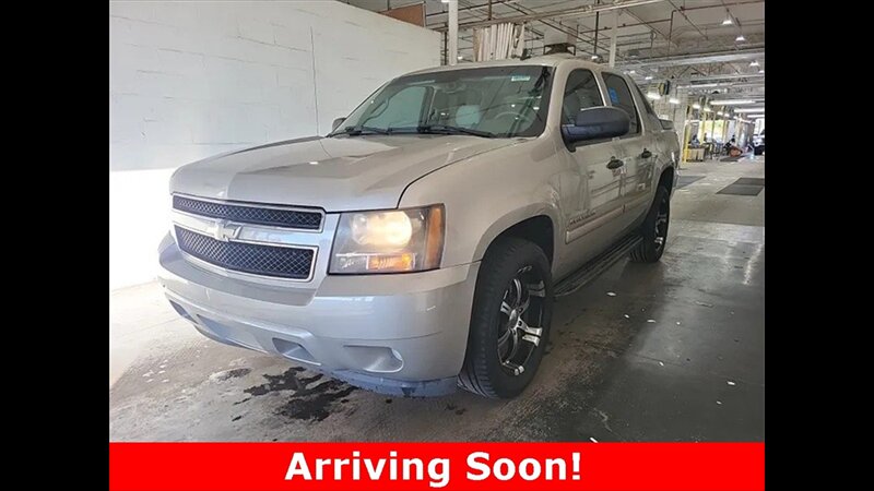 2007 Chevrolet Avalanche LS   - Photo 1 - Mesa, AZ 85201