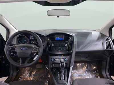 2015 Ford Focus SE   - Photo 14 - Mesa, AZ 85201