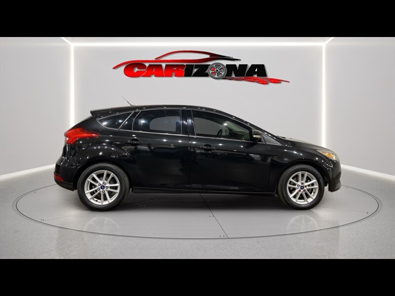 2015 Ford Focus SE's photo