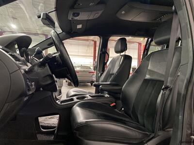 2015 Dodge Grand Caravan SXT   - Photo 9 - Mesa, AZ 85201