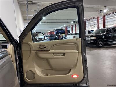 2014 Cadillac Escalade Luxury   - Photo 12 - Mesa, AZ 85201