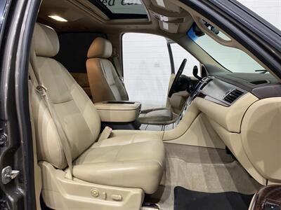 2014 Cadillac Escalade Luxury   - Photo 11 - Mesa, AZ 85201