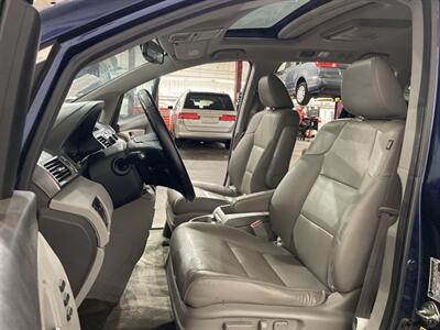 2015 Honda Odyssey Touring   - Photo 9 - Mesa, AZ 85201