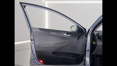 2012 Hyundai SONATA GLS   - Photo 9 - Mesa, AZ 85201