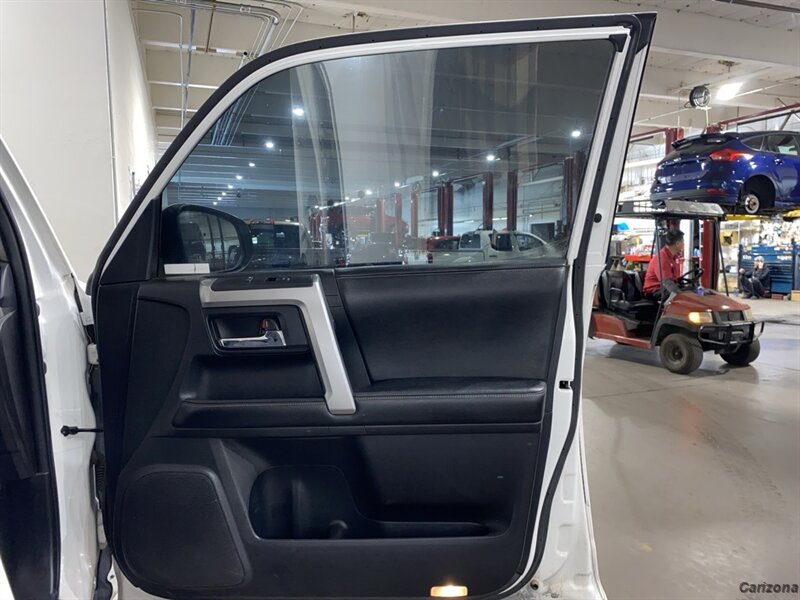 2014 Toyota 4Runner SR5 - Photo 12 - Mesa, AZ 85201
