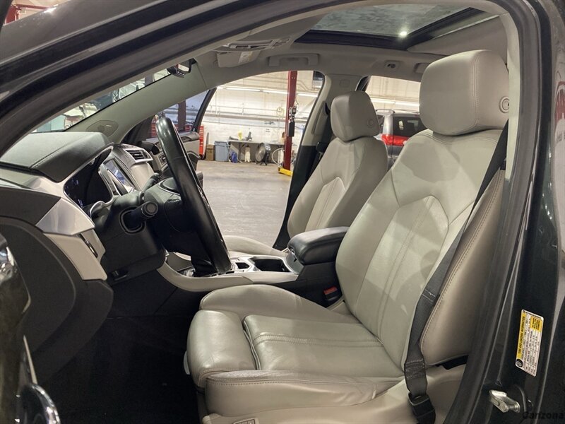 2014 Cadillac SRX Luxury Collection   - Photo 9 - Mesa, AZ 85201