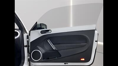 2019 Volkswagen Beetle-Classic 2.0T SE   - Photo 12 - Mesa, AZ 85201