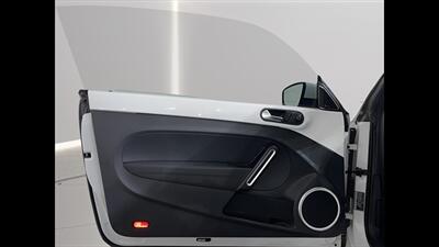 2019 Volkswagen Beetle-Classic 2.0T SE   - Photo 9 - Mesa, AZ 85201