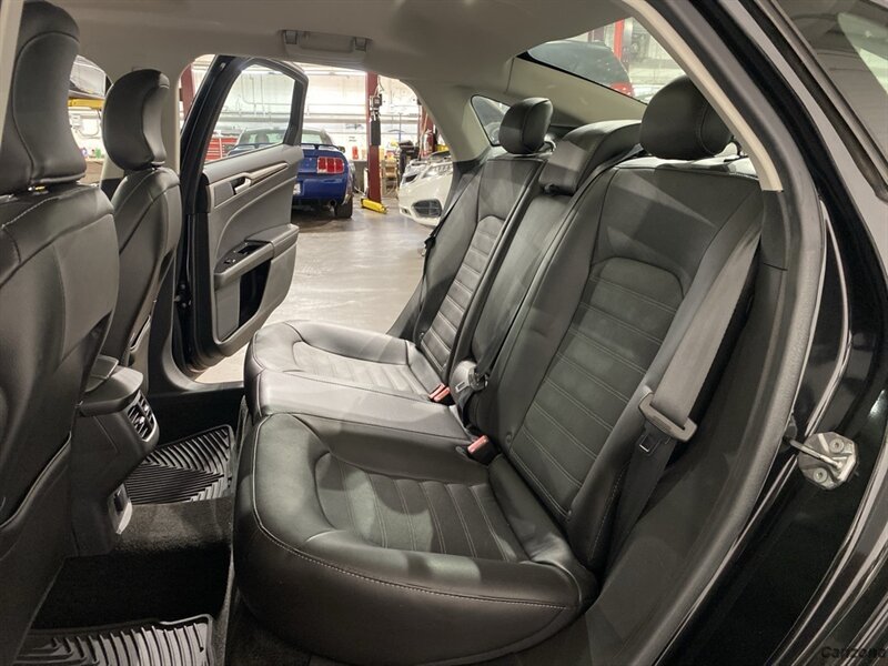 2015 Ford Fusion SE   - Photo 10 - Mesa, AZ 85201