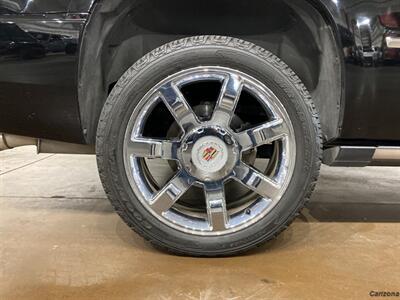 2011 Cadillac Escalade Premium   - Photo 16 - Mesa, AZ 85201