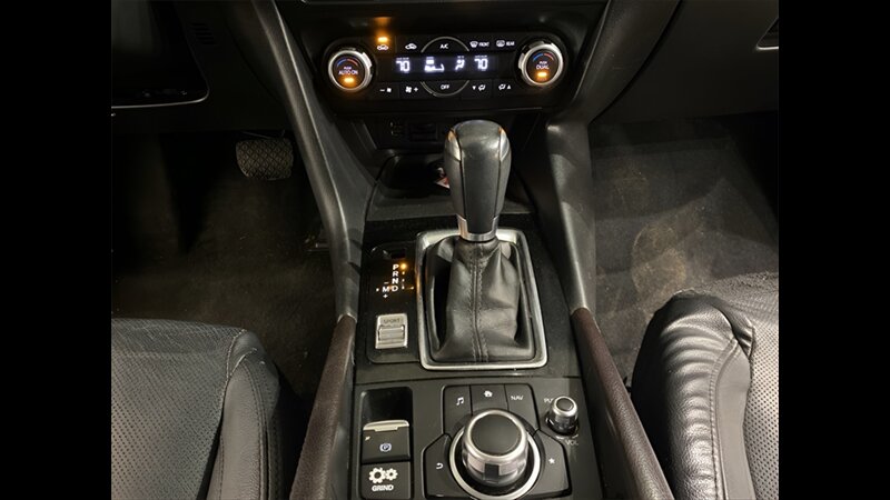 2017 Mazda Mazda3 Grand Touring - Photo 17 - Mesa, AZ 85201