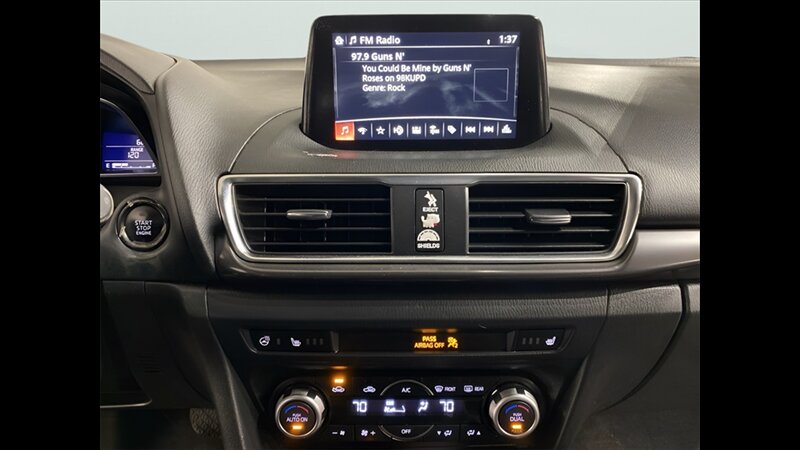 2017 Mazda Mazda3 Grand Touring - Photo 16 - Mesa, AZ 85201