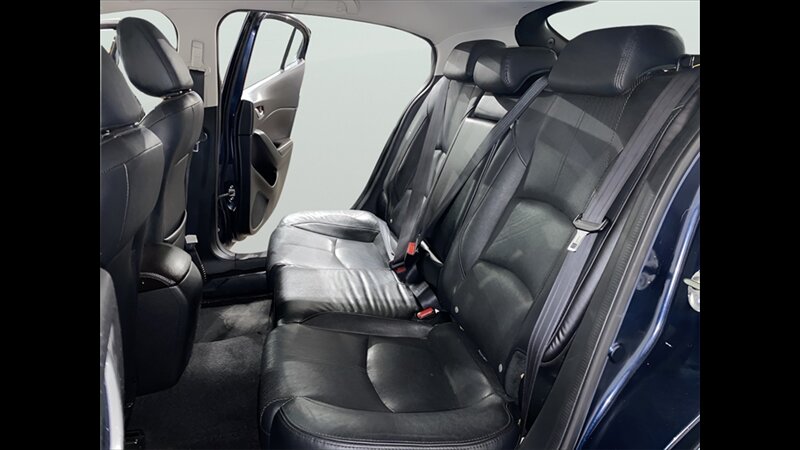 2017 Mazda Mazda3 Grand Touring - Photo 13 - Mesa, AZ 85201