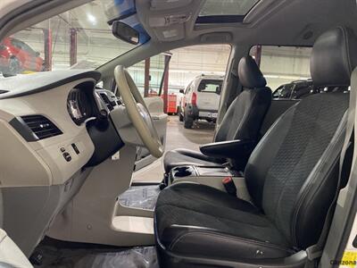 2012 Toyota Sienna SE 8 Passenger   - Photo 9 - Mesa, AZ 85201