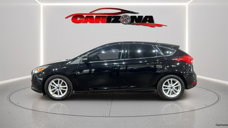 2017 Ford Focus SE - Photo 4 - Mesa, AZ 85201