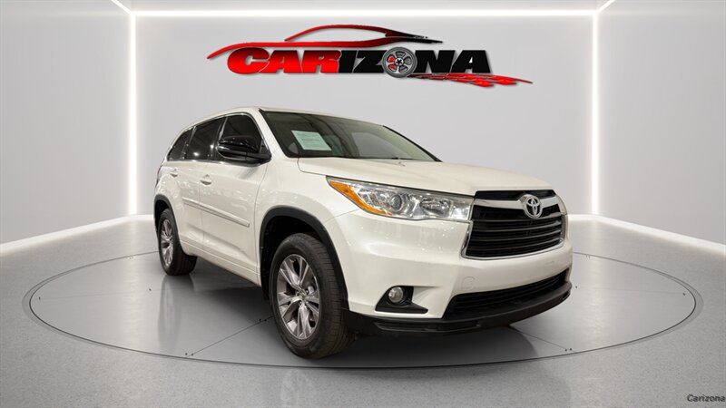 2014 Toyota Highlander LE  