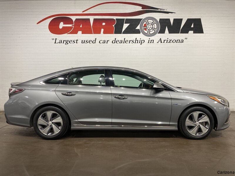2017 Hyundai SONATA Hybrid Limited - Photo 1 - Mesa, AZ 85201