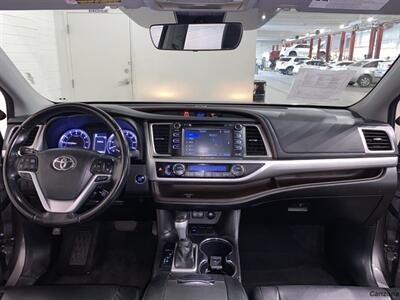 2018 Toyota Highlander XLE   - Photo 12 - Mesa, AZ 85201