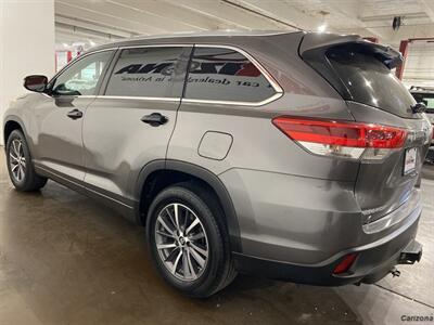 2018 Toyota Highlander XLE   - Photo 6 - Mesa, AZ 85201