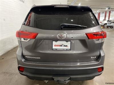 2018 Toyota Highlander XLE   - Photo 4 - Mesa, AZ 85201