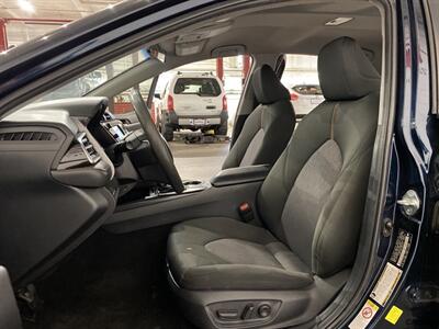 2018 Toyota Camry LE   - Photo 9 - Mesa, AZ 85201