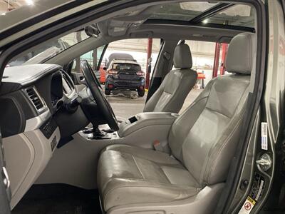 2015 Toyota Highlander Limited   - Photo 9 - Mesa, AZ 85201