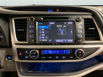 2015 Toyota Highlander Limited   - Photo 14 - Mesa, AZ 85201