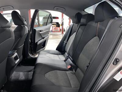 2018 Toyota Camry LE   - Photo 13 - Mesa, AZ 85201