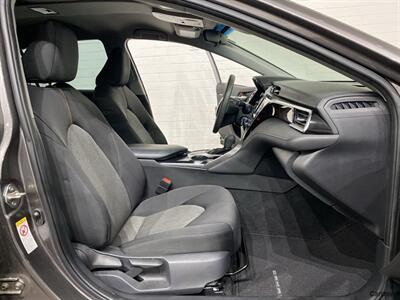 2018 Toyota Camry LE   - Photo 11 - Mesa, AZ 85201