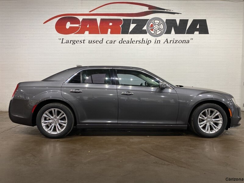 2016 Chrysler 300C  