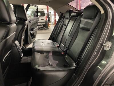 2016 Chrysler 300C   - Photo 10 - Mesa, AZ 85201