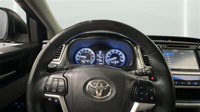 2015 Toyota Highlander XLE   - Photo 29 - Mesa, AZ 85201