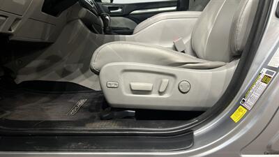 2015 Toyota Highlander XLE   - Photo 19 - Mesa, AZ 85201