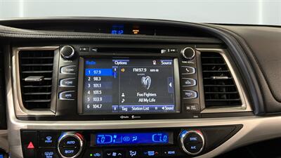 2015 Toyota Highlander XLE   - Photo 24 - Mesa, AZ 85201