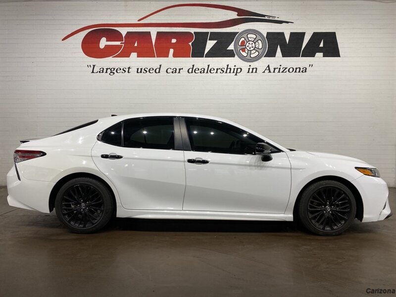 2019 Toyota Camry SE - Photo 1 - Mesa, AZ 85201