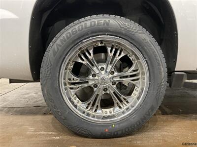 2010 Chevrolet Avalanche LTZ   - Photo 13 - Mesa, AZ 85201