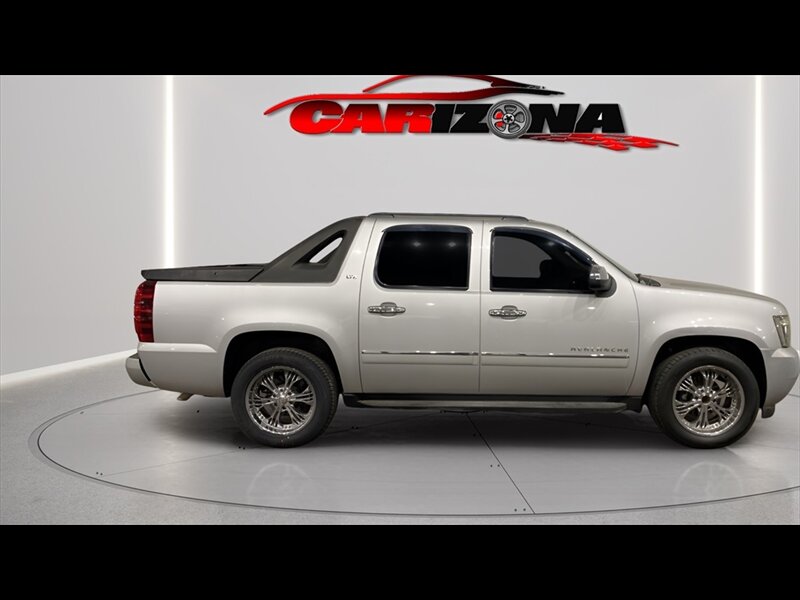 2010 Chevrolet Avalanche LTZ's photo