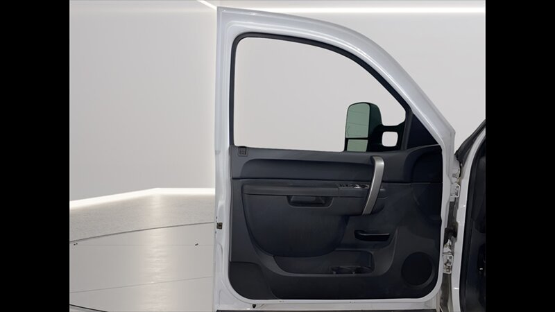 2013 Chevrolet Silverado 2500 LT - Photo 9 - Mesa, AZ 85201