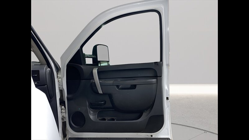 2013 Chevrolet Silverado 2500 LT - Photo 12 - Mesa, AZ 85201