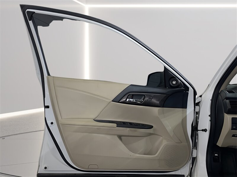 2014 Honda Accord EX-L - Photo 9 - Mesa, AZ 85201